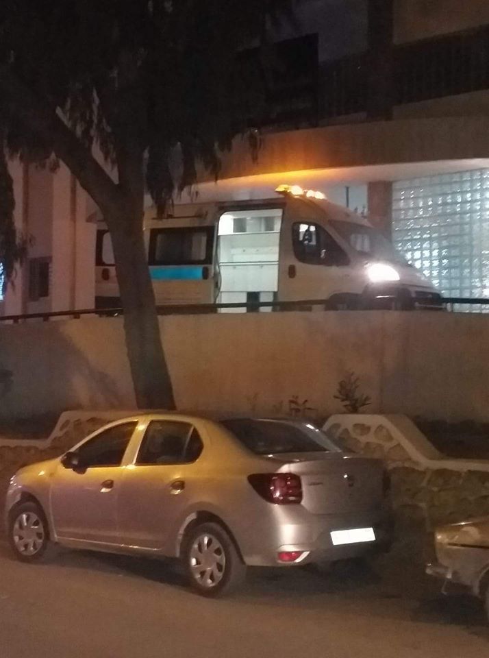 صورة نقل سيدة مشتبه في اصابتها بفيروس كورونا