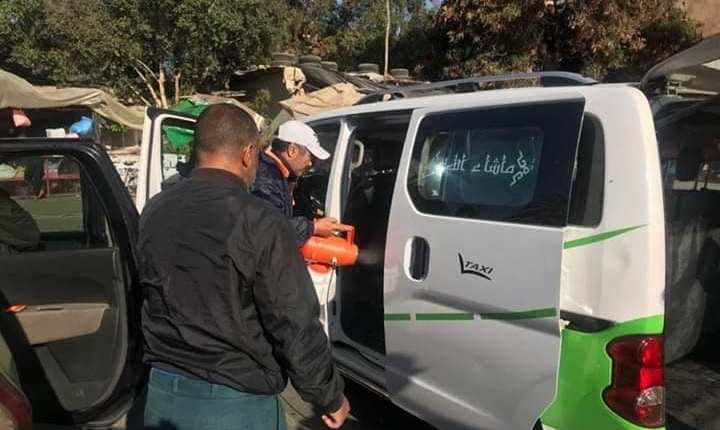صورة السلطات تشرع في تعقيم “الطاكسيات”