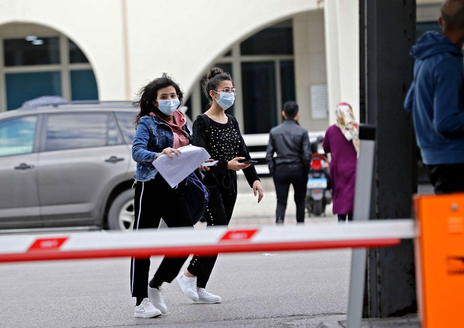 صورة وزارة الصحة : يجب على المغاربة ارتداء الكمامات