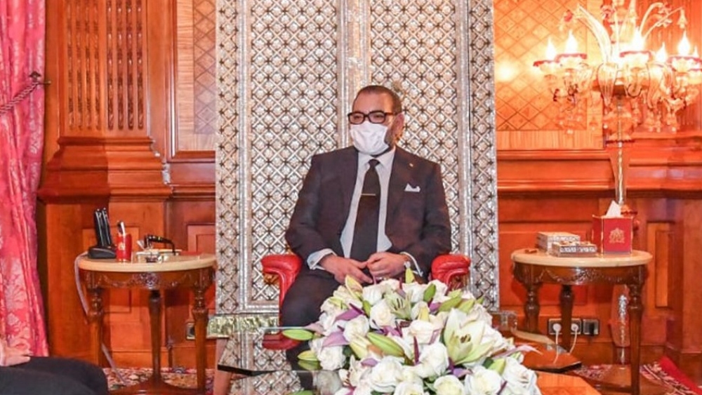 صورة عاجل..الملك محمد السادس يتفقد شوارع الرباط بالكمامة الواقية