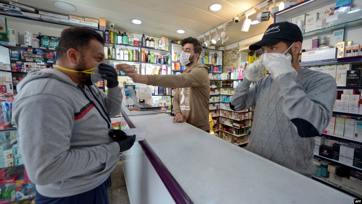 صورة السلطات تقرر اجبارية الكمامات عند الخروج الضروري
