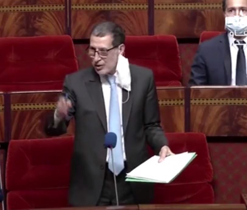صورة العثماني تعصب عليهم على المباشر بعدما قالو ليه دير كمامة ديالك البرلمانيين