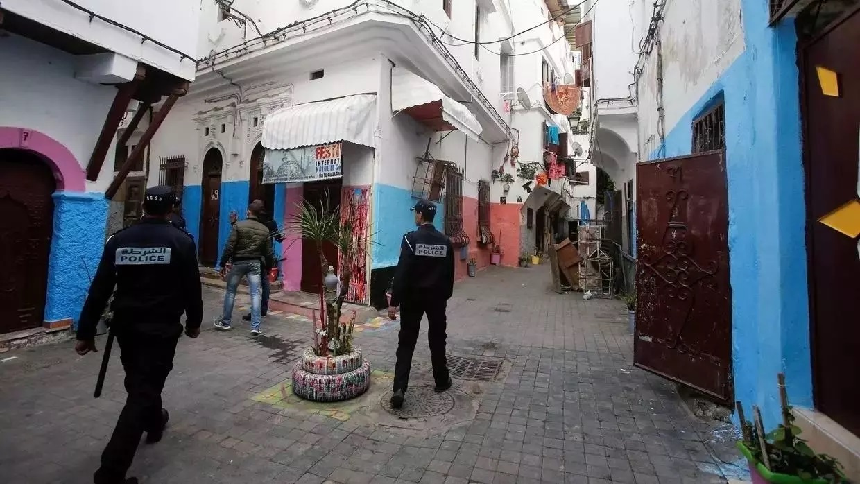 صورة عدم الالتزام بالحجر الصحي كما كان متوقع يُنذر بتمديد “الطوارئ” مرة ثالثة