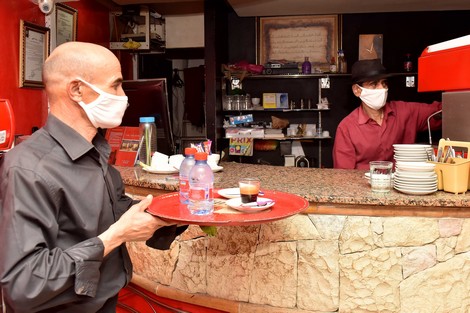 صورة إعفاء أصحاب المقاهي و المطاعم من ضرائب الجماعات !