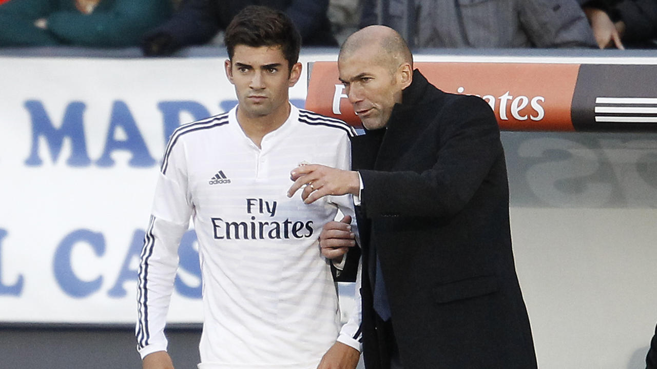 صورة ابن زيدان يوقع للوداد البيضاوي في مفاجأة الميركاتو