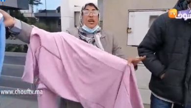 صورة بيضاوية شفرو ليها الأم ديالها وسط الكلينيك