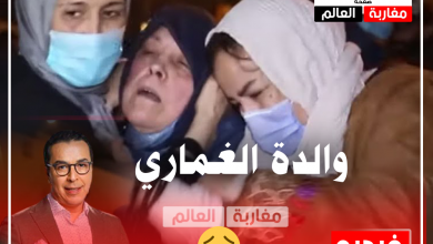 صورة انهيار والدة صلاح الدين الغماري بعد سماع خبر وفاة إبنها