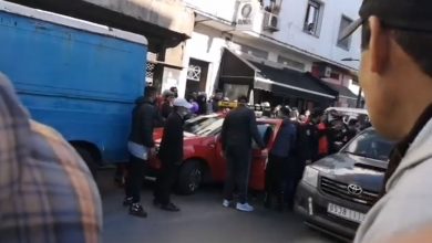 صورة عاجل..وفاة سيدة وسط طاكسي أحمر بكازا