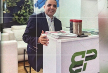 صورة حسن المحكوك.. رائد الأعمال الذي حوّل نفايات الفلاحة إلى ذهب أخضر بسوس ماسة