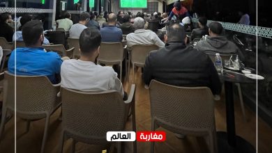 صورة الساعة الثالثة صباحاً.. ومقاهي حي السلام بأكادير ما زالت تعج بعشاق الكرة